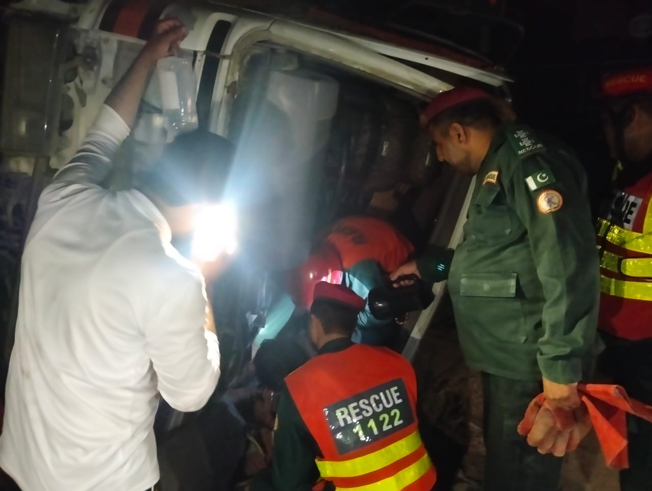 Chiniot: Container Overturns on Jhang Road, Two Injured