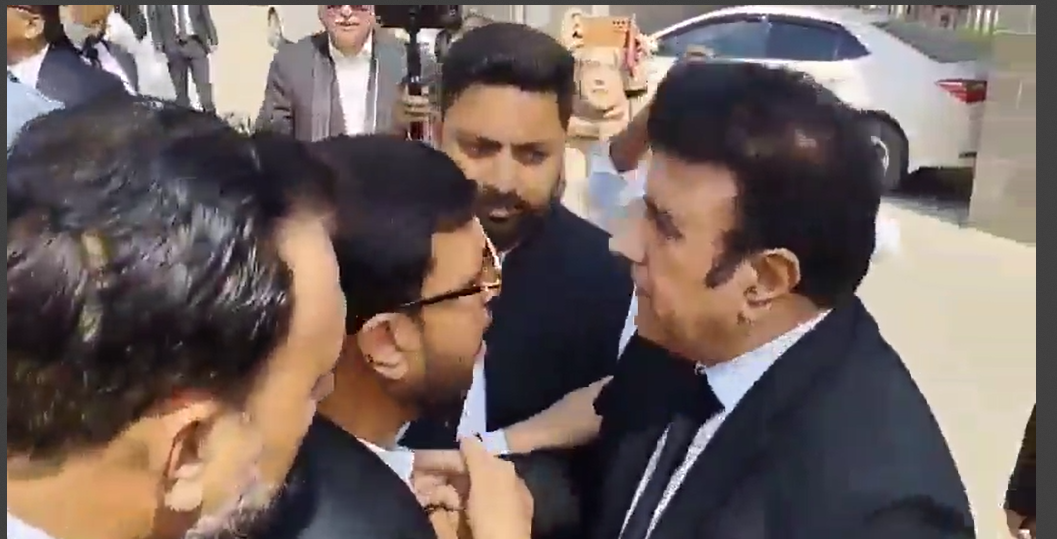 Islamabad: Lawyers’ Protest Turns Violent at IHC