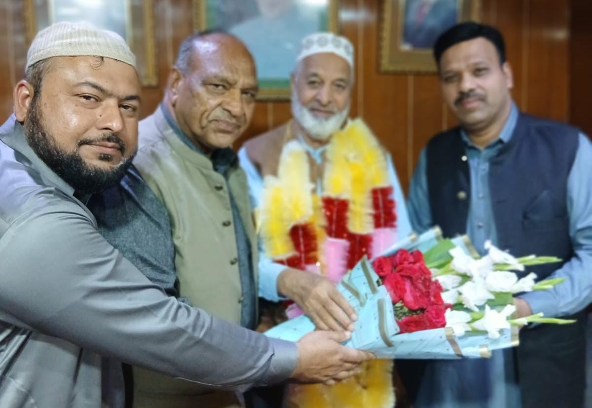 Prominent Delegation Meets Haji Pervez Khan, Extends Eid Greetings and Umrah Congratulations