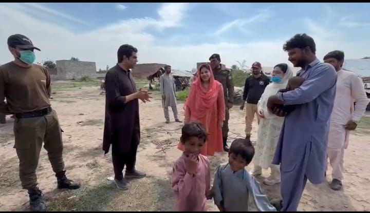Deputy Commissioner Ayesha Rizwan Reviews Ongoing Polio Campaign in Chiniot, Visits Nomad Settlement